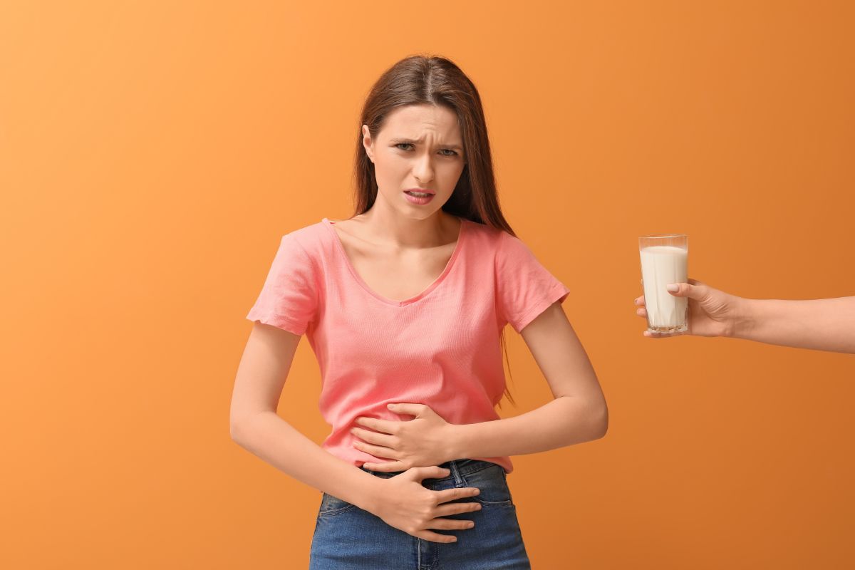 Donna con problemi di digestione del latte