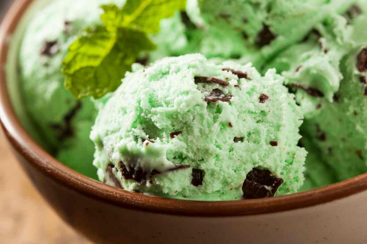 Gelato alla menta fresca dolcetto facile e veloce