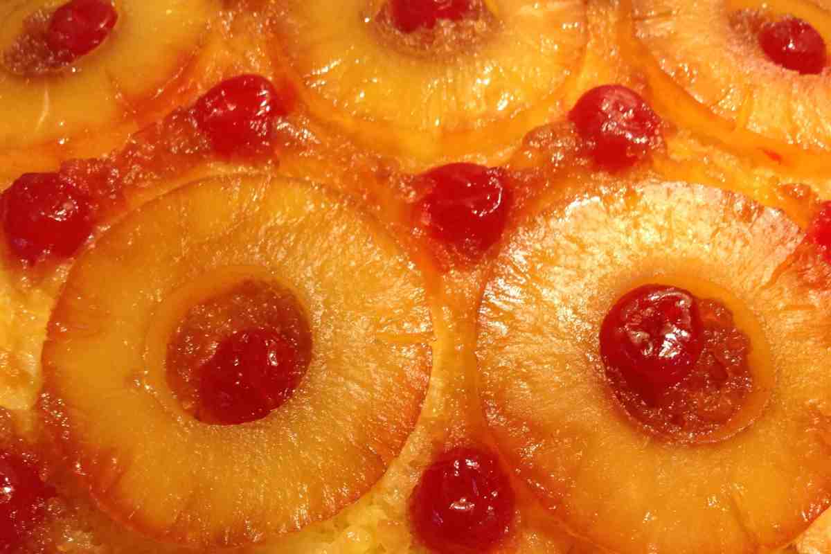 Torta rovesciata all'ananas in padella ricetta