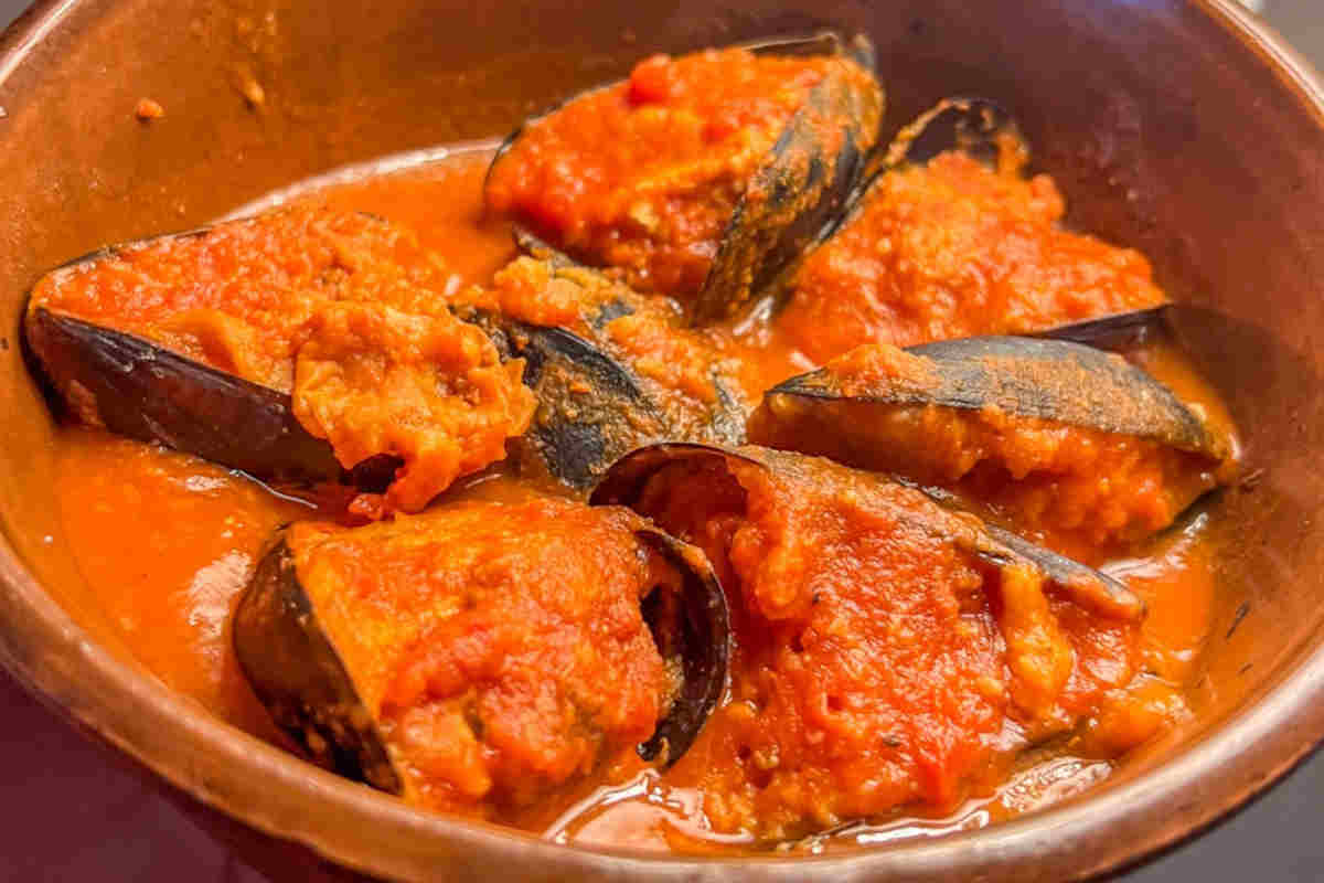 Cozze ripiene al sugo ricetta