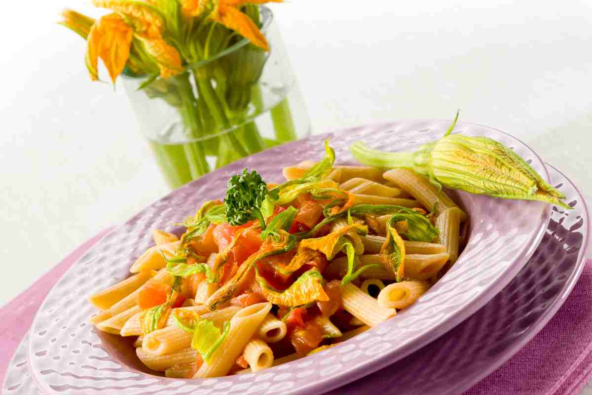 Pasta con fiori di zucca