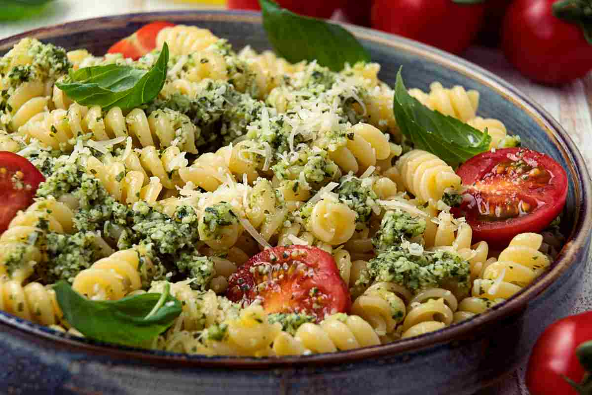 Pasta fredda al pesto