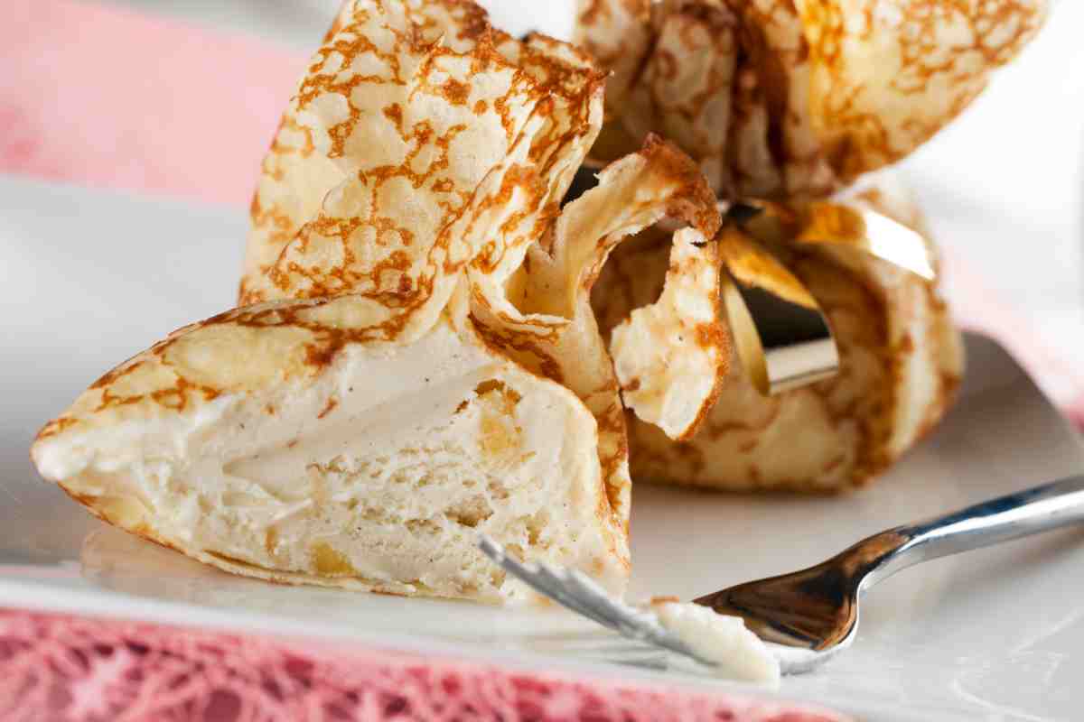 Crepes con il gelato dessert ricetta