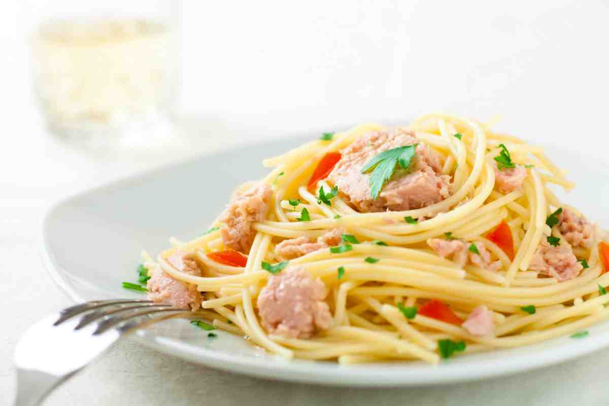 Pasta tonno e cipolla ricetta del giorno