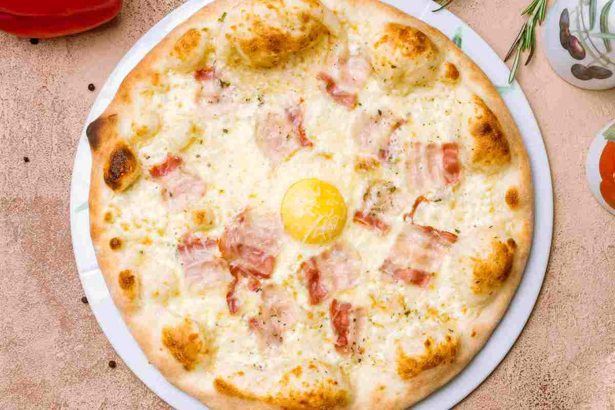 Pizza carbonara ricetta