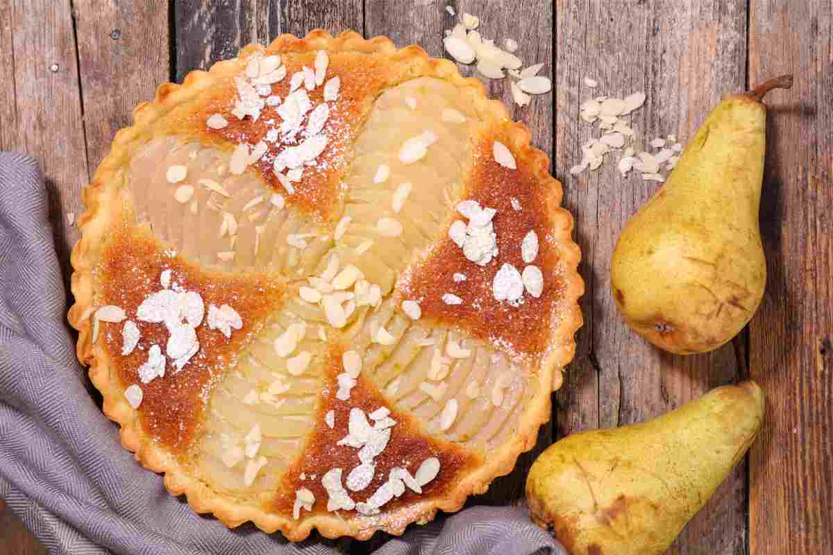 Tartellette con mandorle e pere