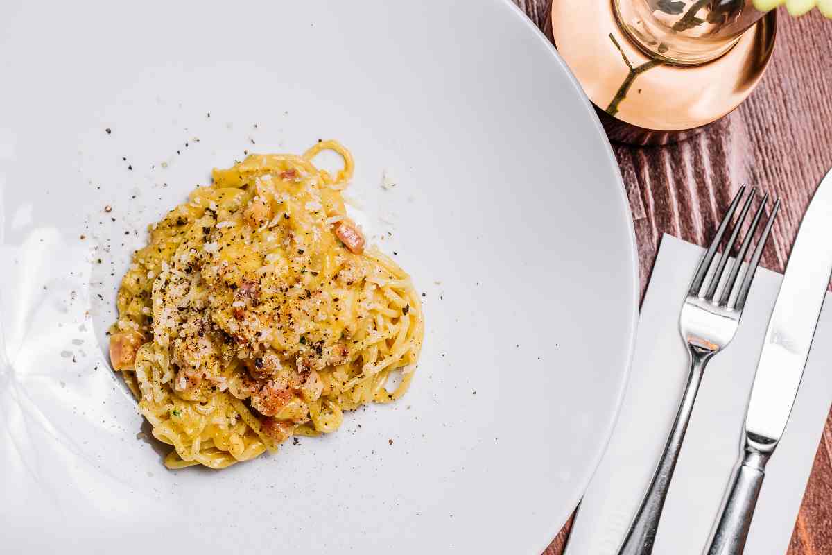 cacio e pepe con tartare di gamberi rossi