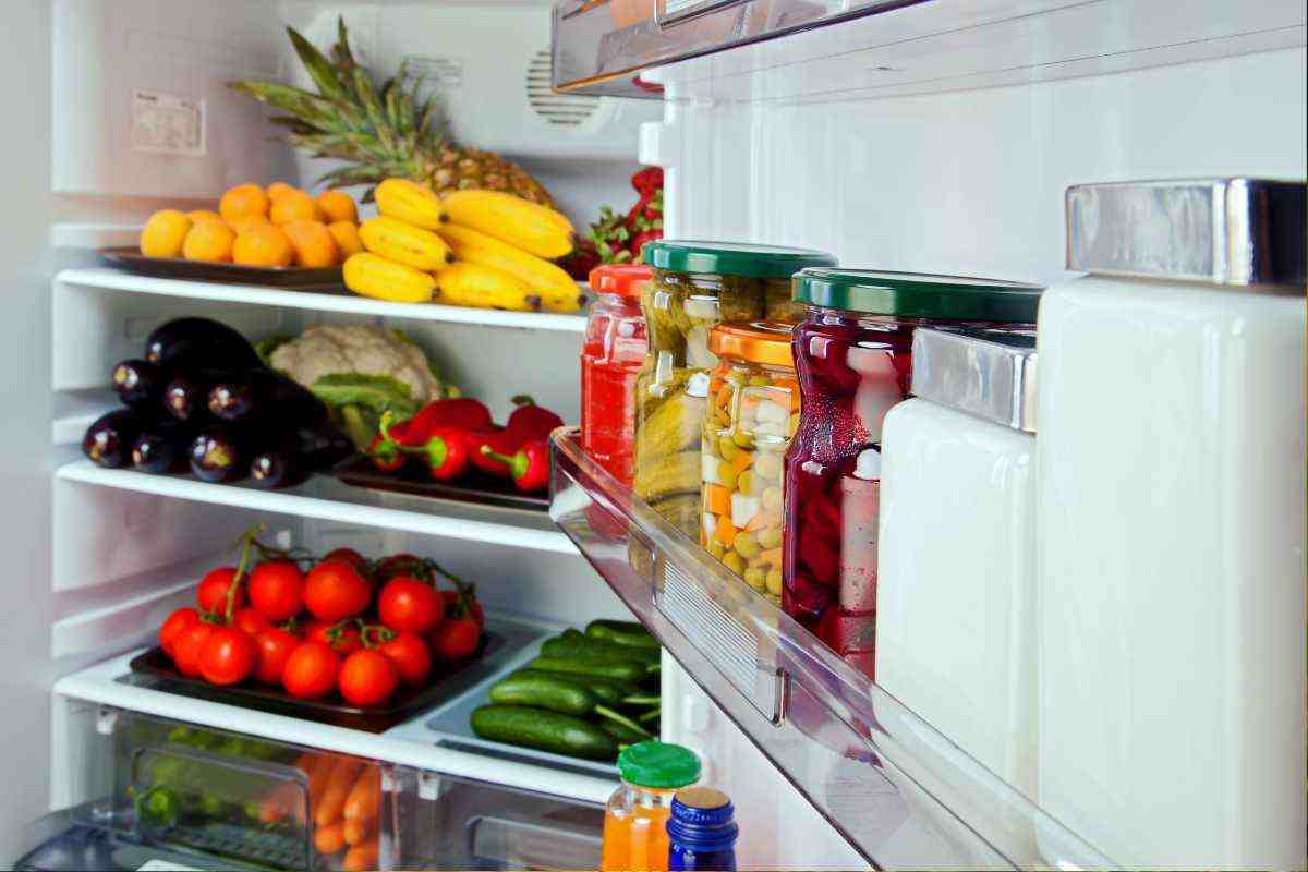 Come sistemare il cibo in frigo prima delle vacanze