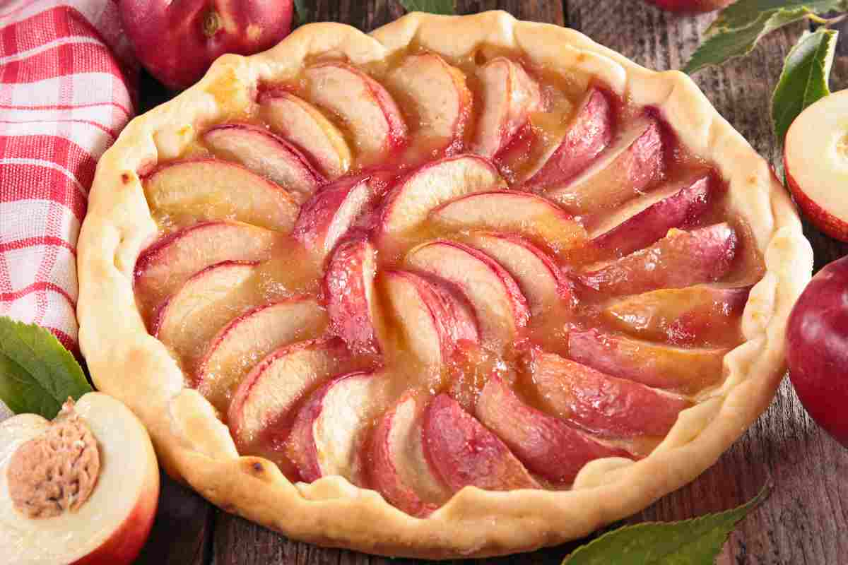 Torta con la marmellata di pesche