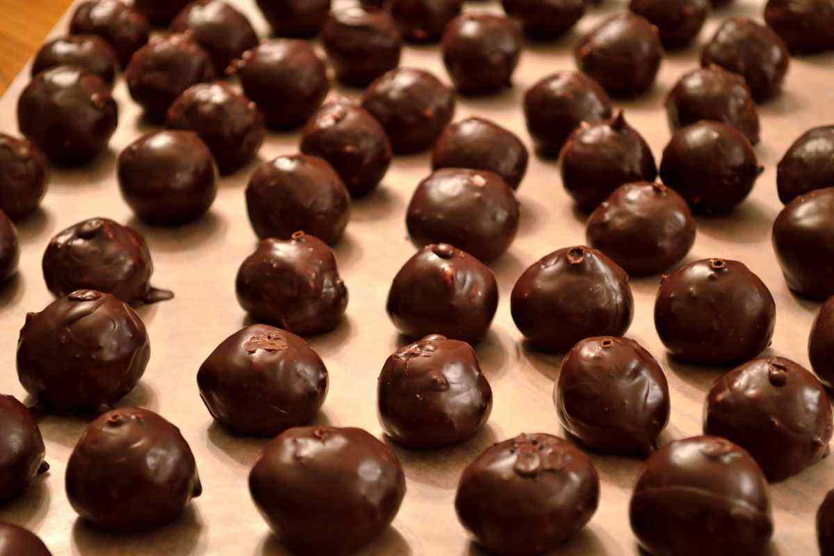 come preparare i bon bon light al cioccolato in modo facile e veloce