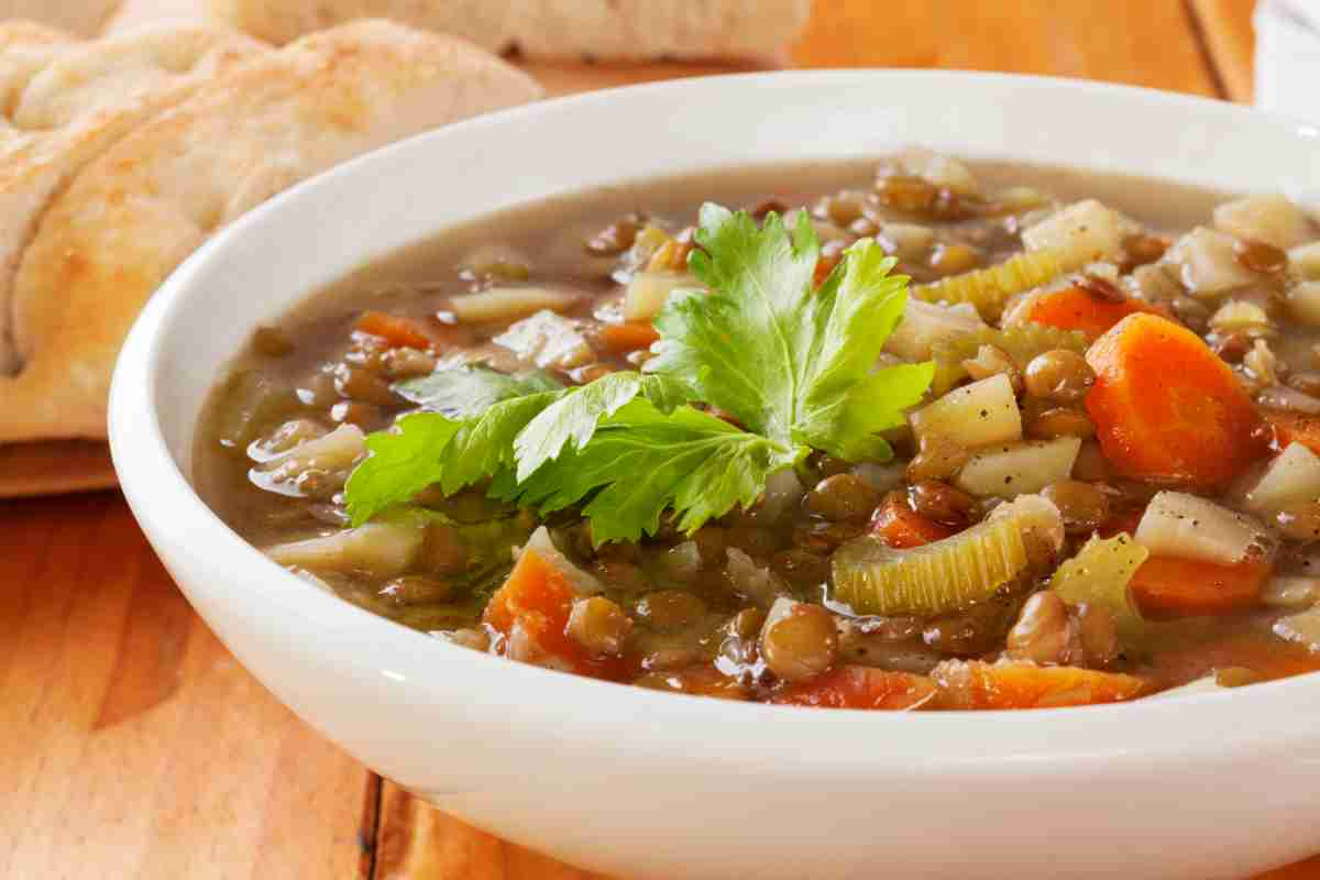 Zuppa di orzo e lenticchie ricetta