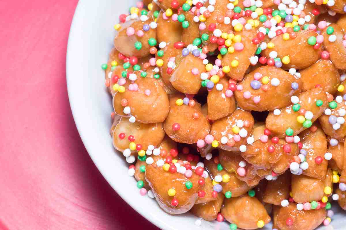 struffoli alla napoletana