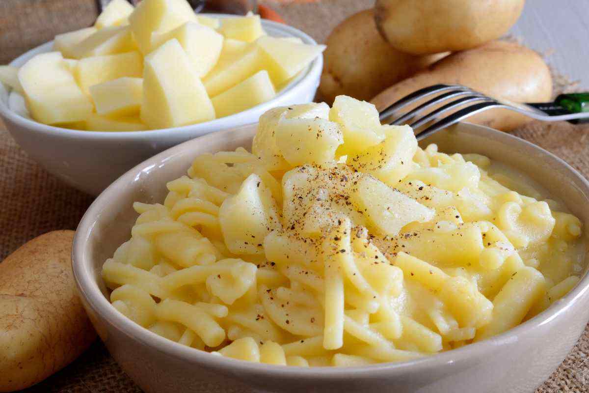 Pasta patate e provola: i migliori ristoranti a Napoli