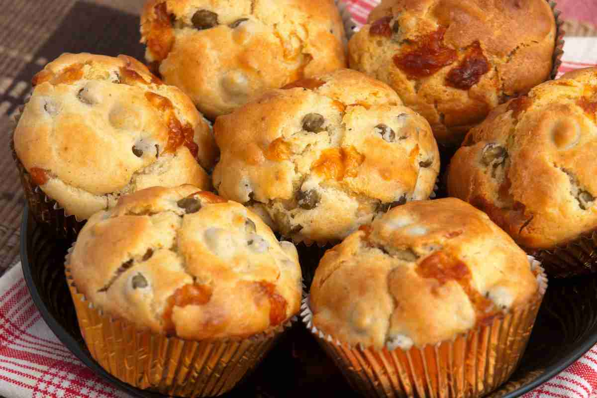 Muffin olive verdi e provola affumicata