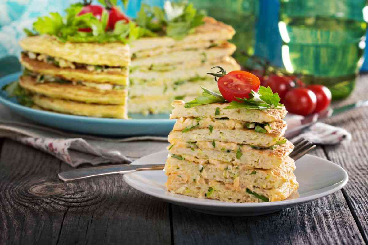 torta multistrato di frittate zucchine e cipolle ricetta