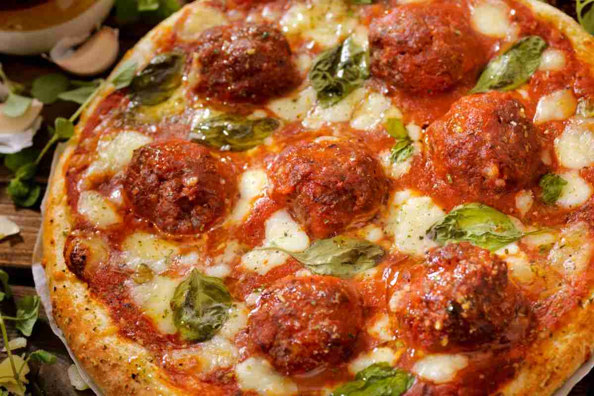 pizza margherita con polpette ricetta