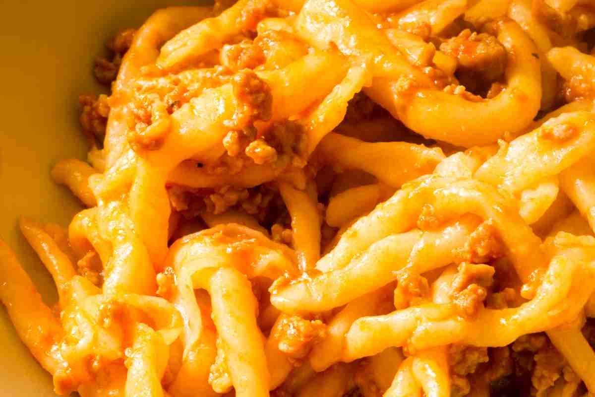 Strozzapreti al ragù di salsiccia