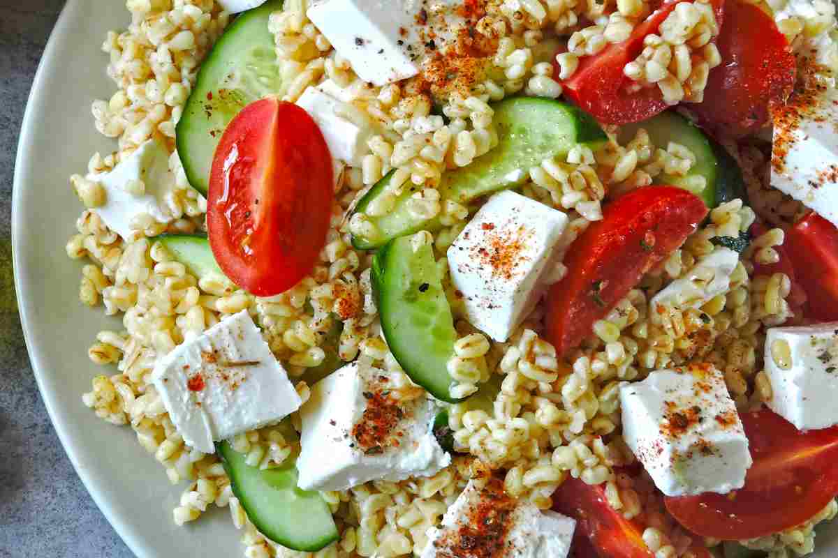 piatto di insalata di bulgur