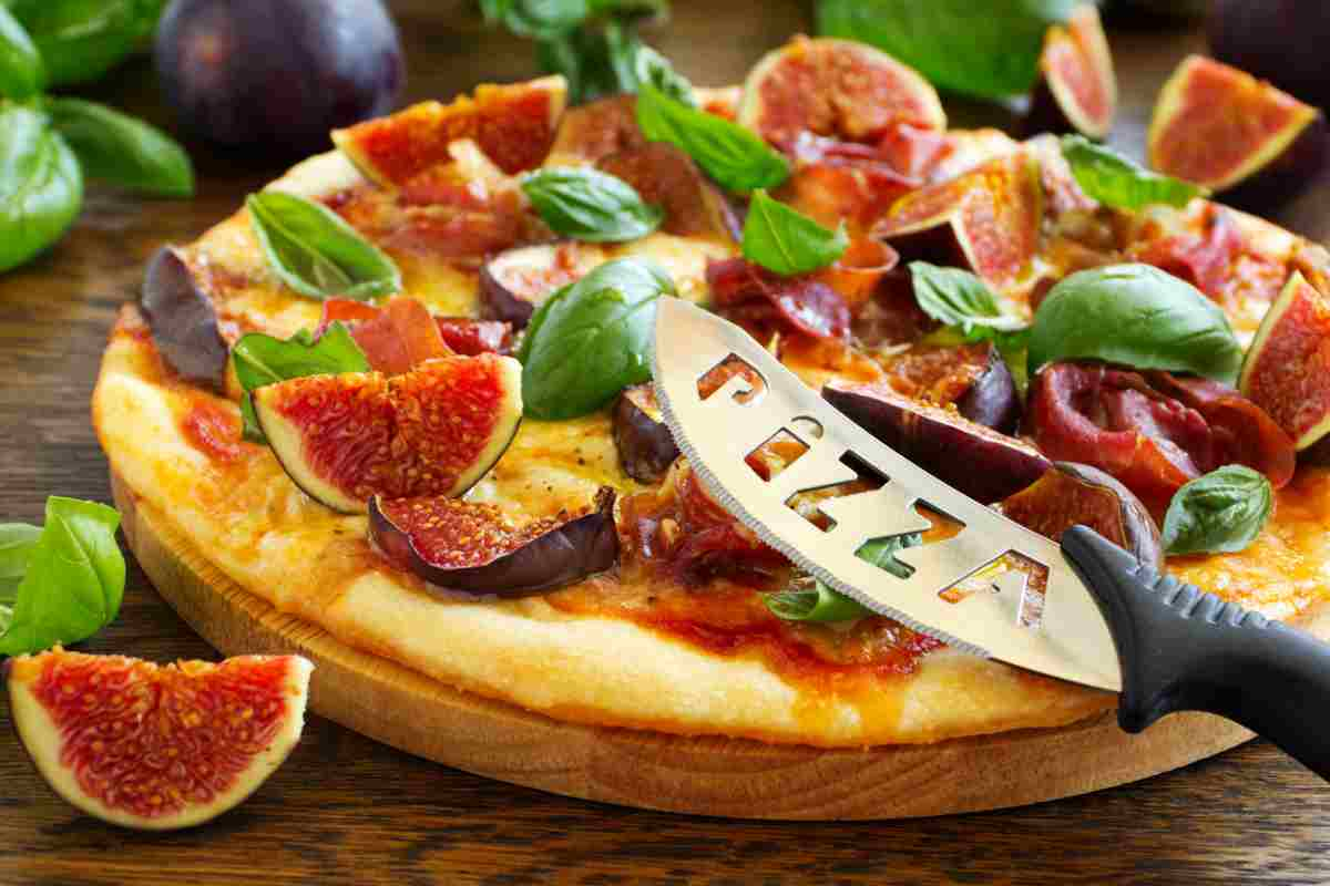 Pizza fichi e prosciutto ricetta ingredienti