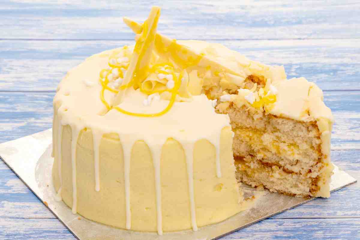 Torta con crema al limone