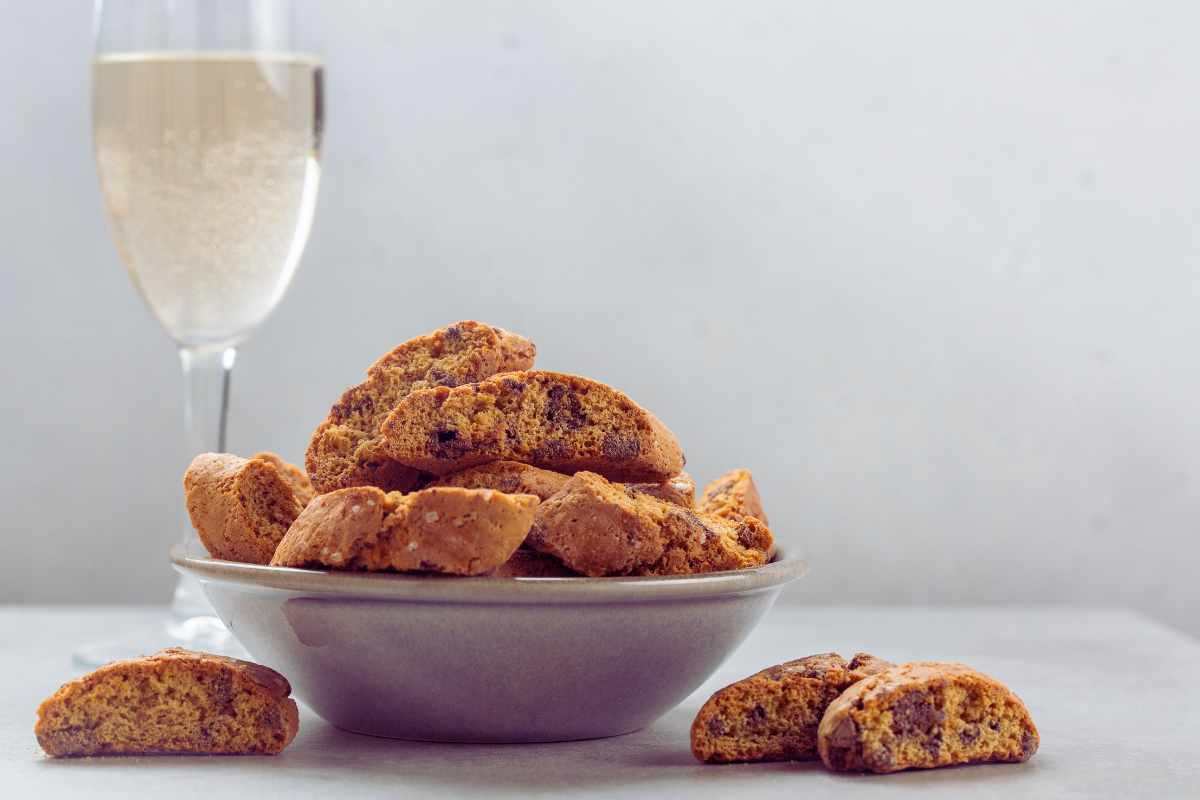 ricetta dei biscotti al vino