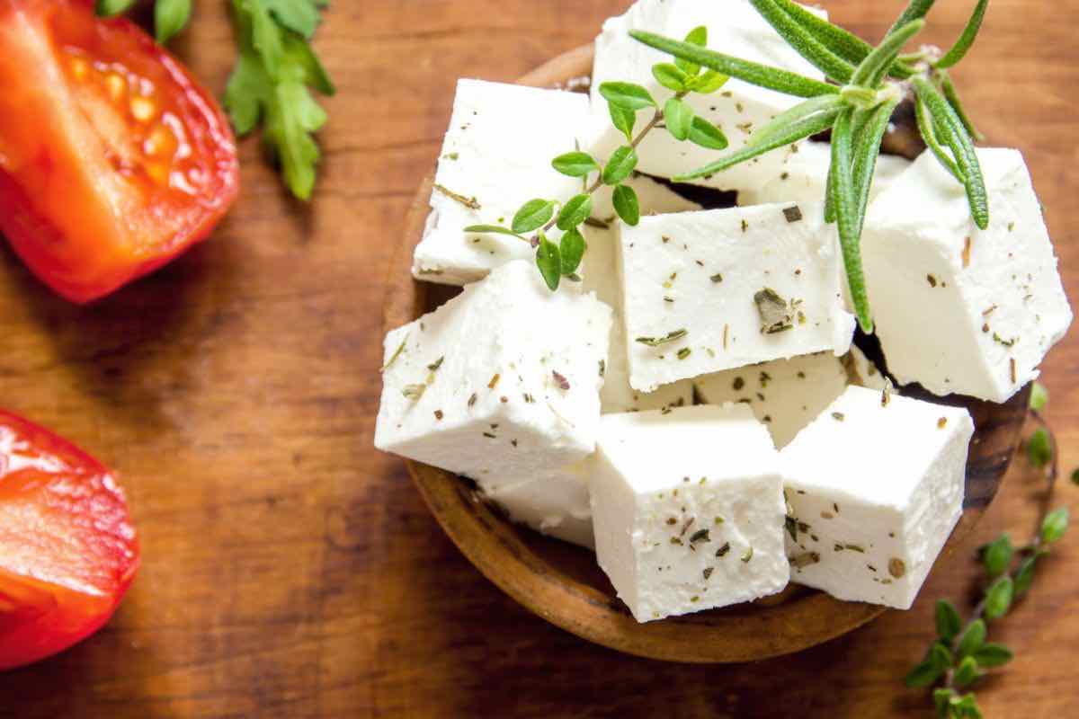 Come rendere la Feta meno salata