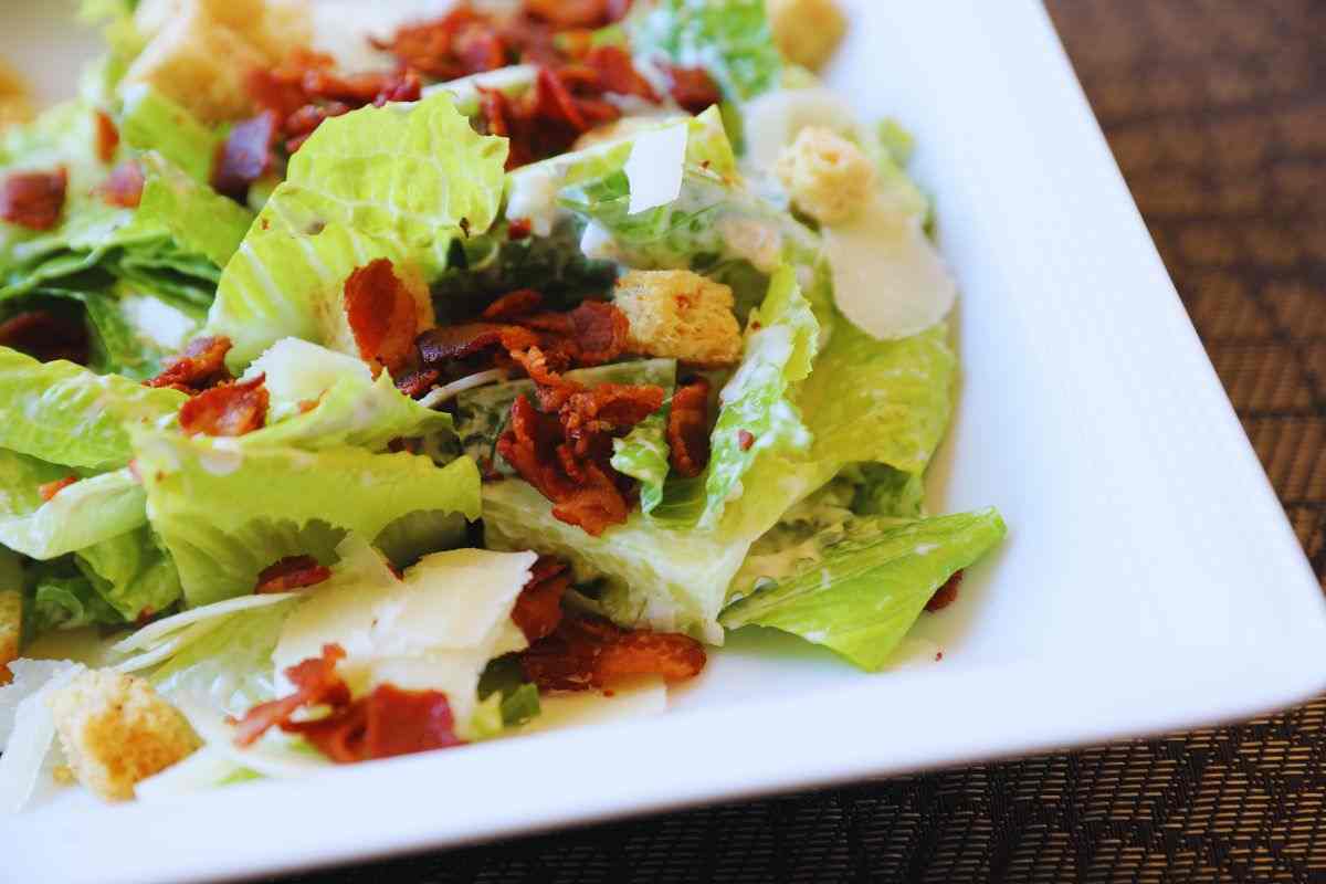 preparazione caesar salad