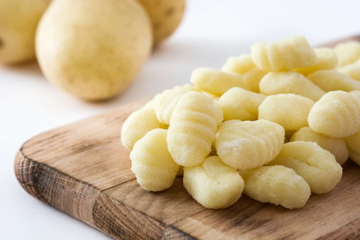 Come arricchire gli gnocchi con salsiccia