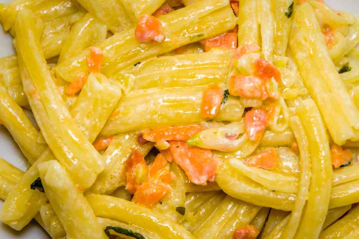 strozzapreti con salmone e philadelphia